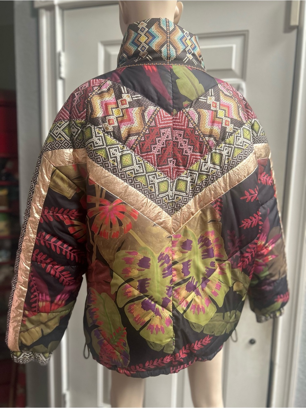 Farm Rio Tropical Rauti Metallic Reversible Quilted Floral Print Puffer Jacket - Picture 7 of 12